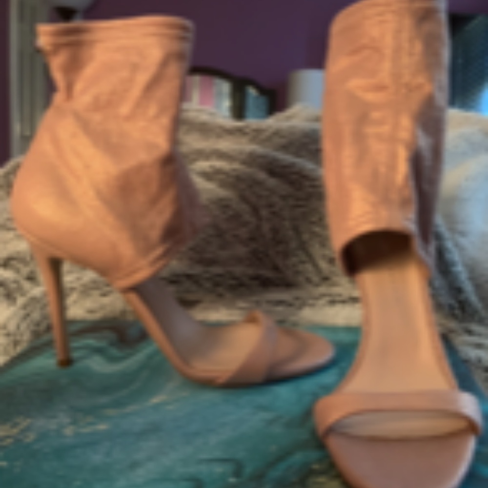 Guiseppe Zanotti Vero Ouoio Light Pink Heels